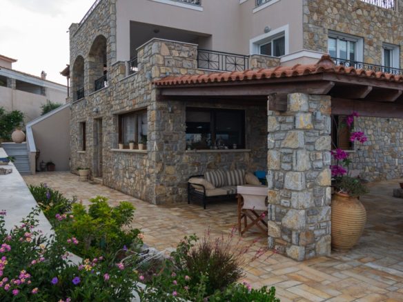 villa in petrothalassa for sale